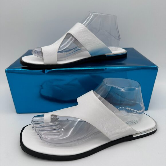 NWOT Alfani Women's Freddee Toe-Ring Flat Leather Slide Sandals, Size 8M, White - Picture 3 of 12